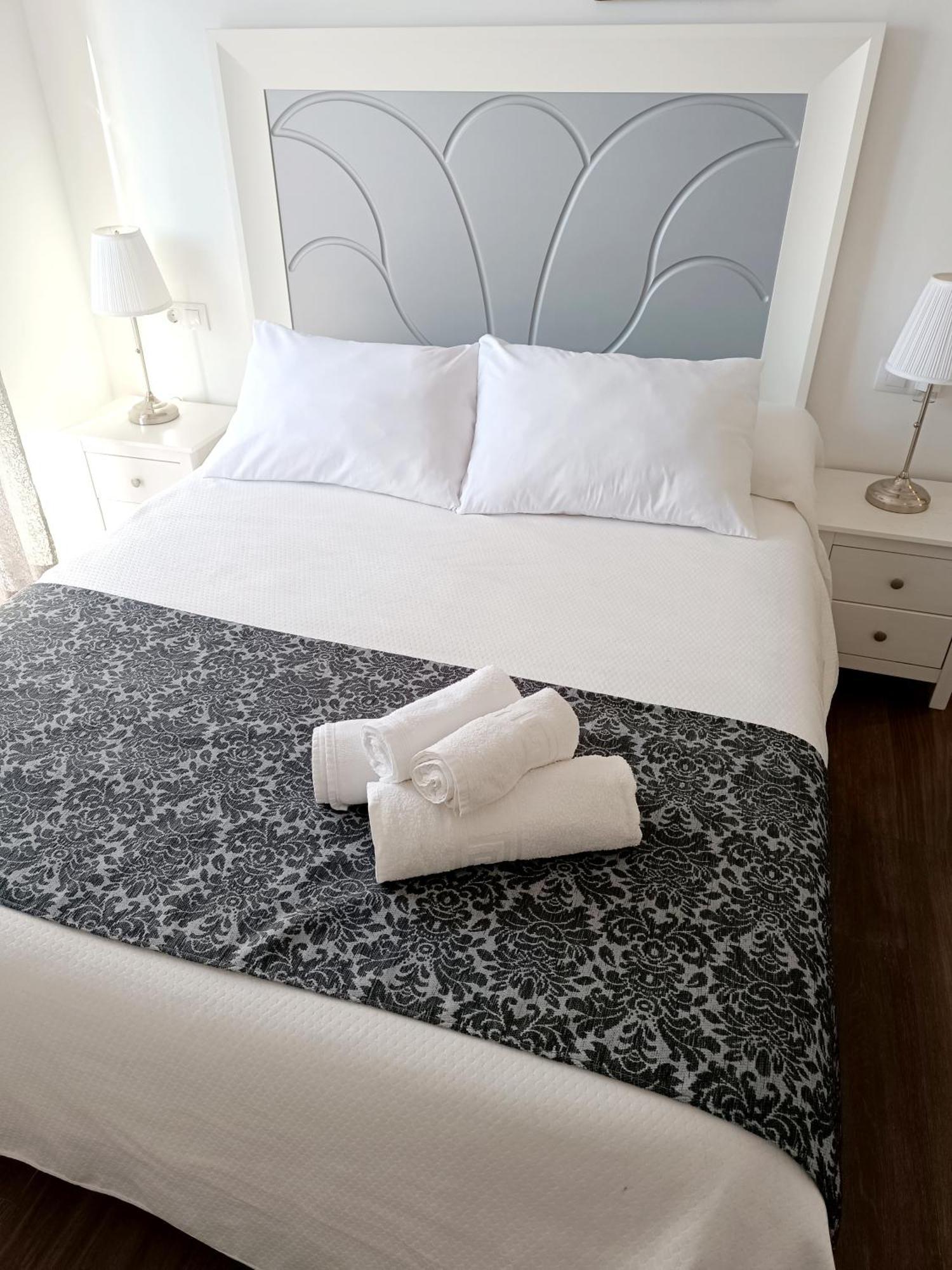 Hostal Casa Blanca Seville Luaran gambar