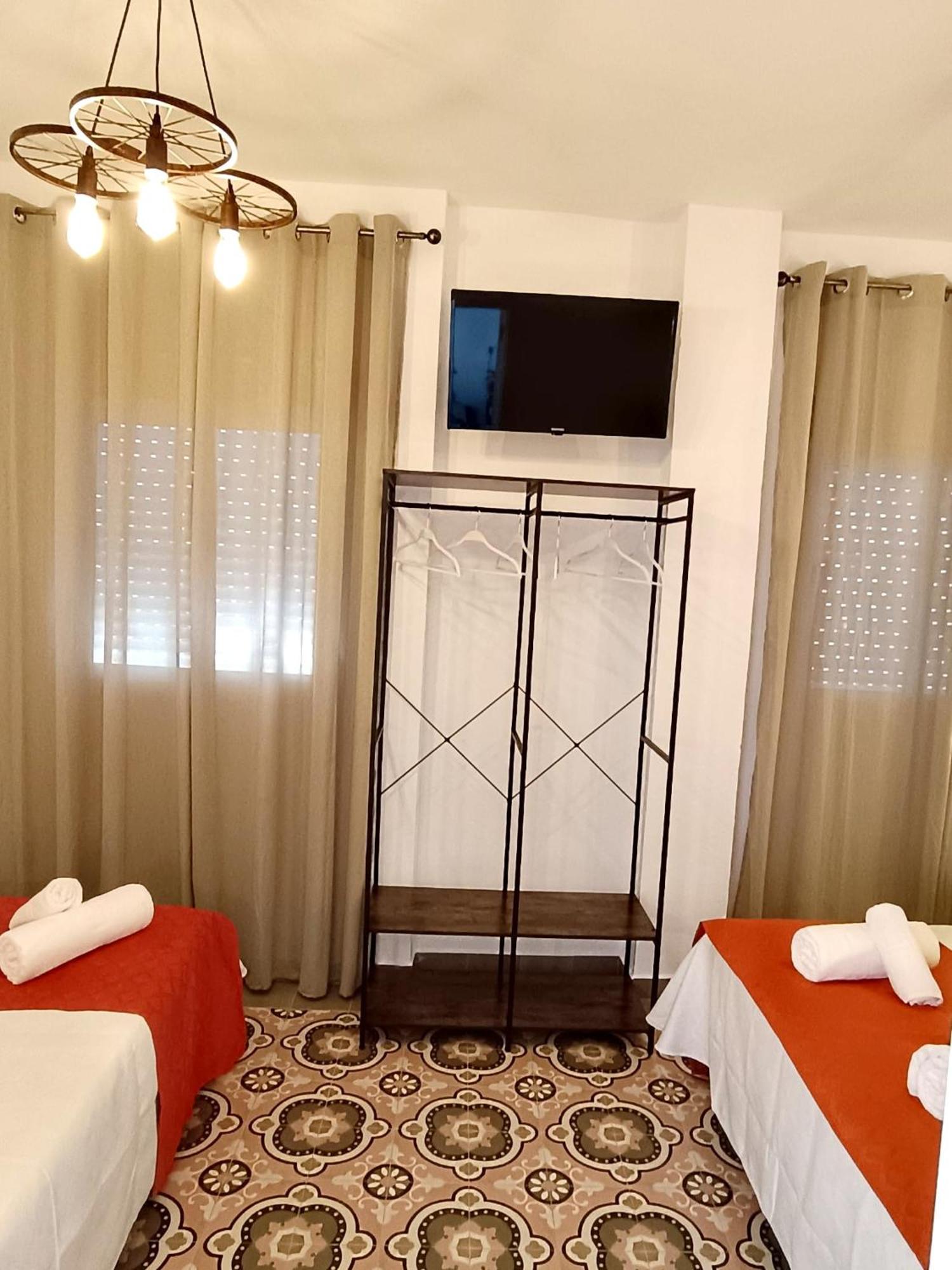 Hostal Casa Blanca Seville Luaran gambar