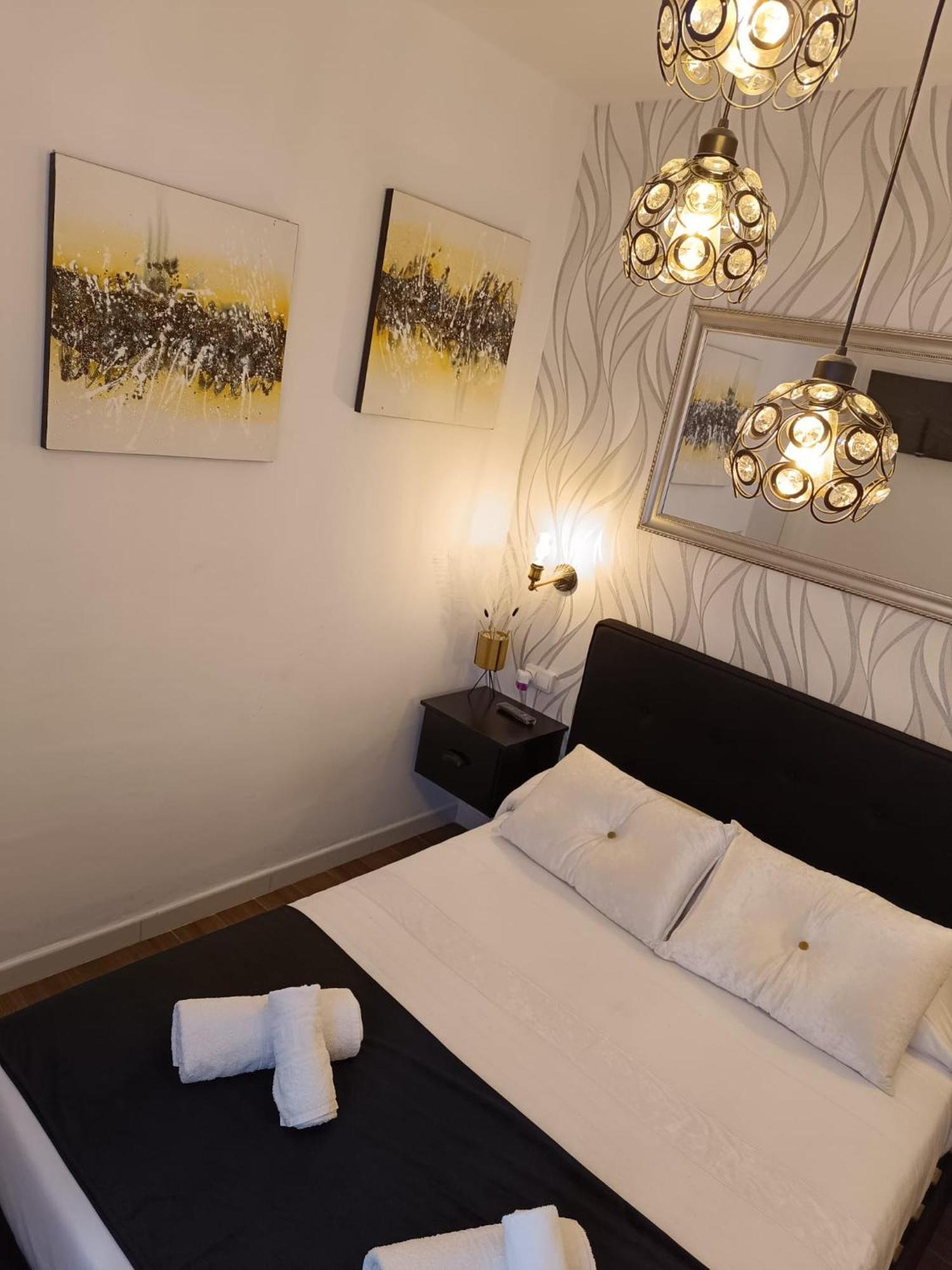 Hostal Casa Blanca Seville Luaran gambar