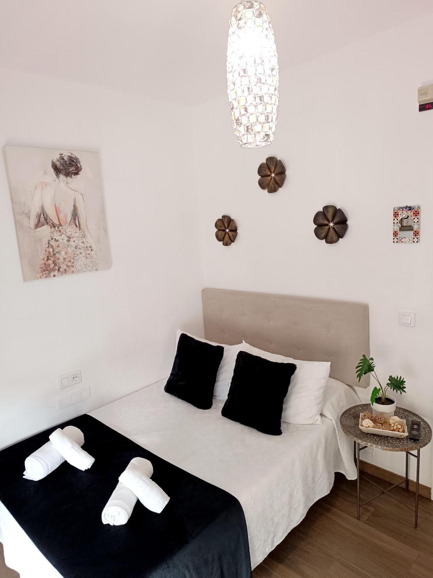 Hostal Casa Blanca Seville Luaran gambar